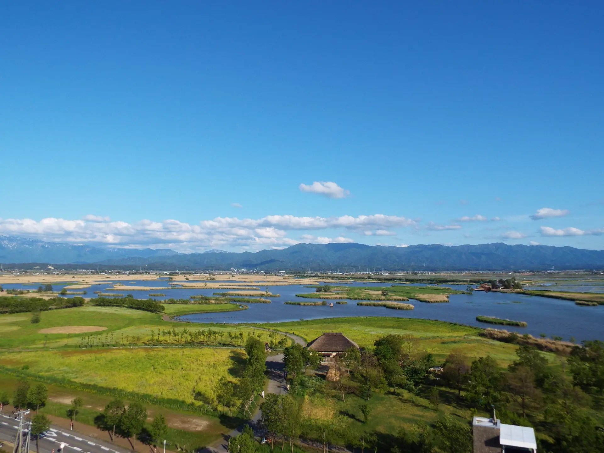 🏞️ 물의 역 뷰 후쿠시마가타